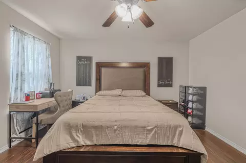 Bedroom - 6114 Servando Dr, Laredo, TX 78046 photo 4 of 4