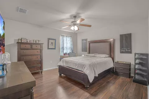 Bedroom - 6114 Servando Dr, Laredo, TX 78046 photo 3 of 4