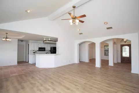 Living - 3211 Windfall Rd, Laredo, TX 78045 photo 4 of 5