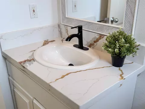 Bath - 3211 Windfall Rd, Laredo, TX 78045 photo 2 of 10
