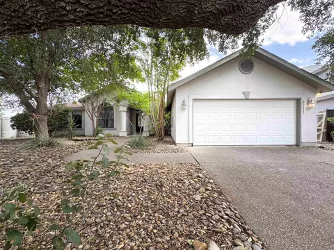 3211 Windfall Rd, Laredo, TX 78045