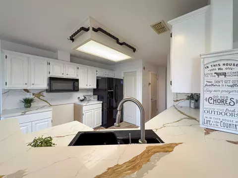 Kitchen - 3211 Windfall Rd, Laredo, TX 78045 photo 3 of 5
