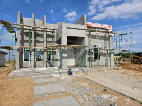 5057 Luna Grande Lp, Laredo, TX 78046
