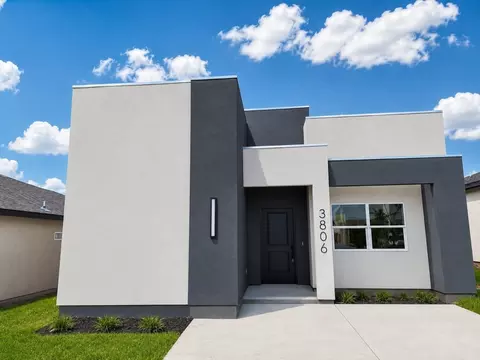 3806 Yoyis St, Laredo, TX 78046