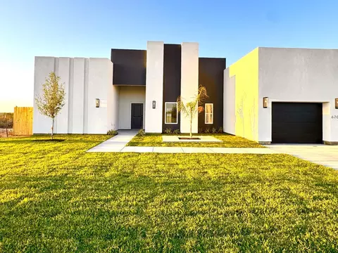 6702 El Bosal Ln, Laredo, TX 78046