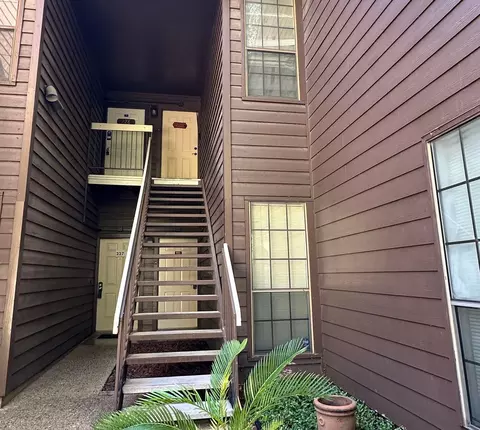 8633 Datapoint Dr #226, San Antonio, TX 78229