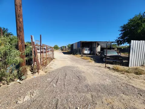 295 Ranch Rd, Laredo, TX 78043
