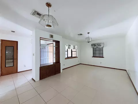 Living - 138 Ceniso Lp, Laredo, TX 78046 photo 2 of 2