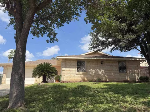 Exterior - 138 Ceniso Lp, Laredo, TX 78046 photo 2 of 6