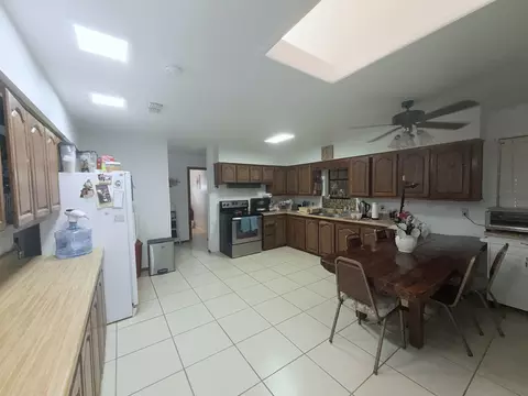 Kitchen - 138 Ceniso Lp, Laredo, TX 78046 photo 1 of 2