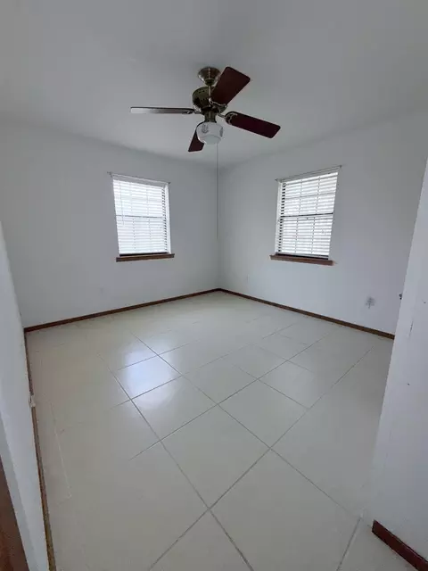 Bedroom - 138 Ceniso Lp, Laredo, TX 78046 photo 2 of 3