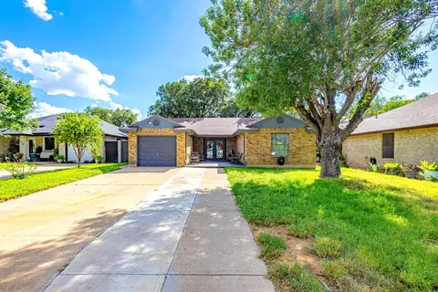 308 Venado Ct, Laredo, TX 78045