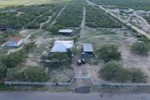 122 Pearson Moss Ln, Laredo, TX 78045
