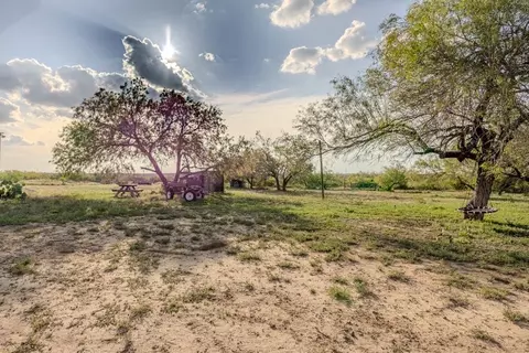 122 Pearson Moss Ln, Laredo, TX 78045 photo 6