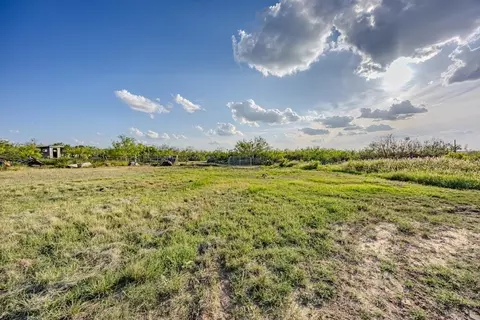 122 Pearson Moss Ln, Laredo, TX 78045 photo 13