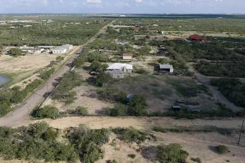 122 Pearson Moss Ln, Laredo, TX 78045 photo 14