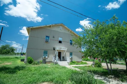 Exterior - 2002 Aldama St, Laredo, TX 78043 photo 3 of 6