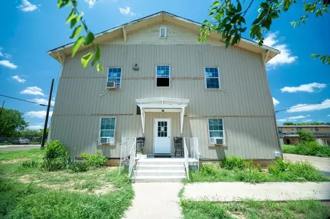 2002 Aldama St, Laredo, TX 78043