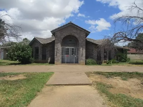 808 Plymouth Ln, Laredo, TX 78041