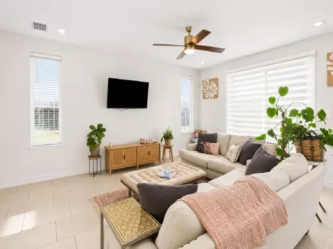 Living - 7914 Elka Lp, Laredo, TX 78045 photo 1 of 1