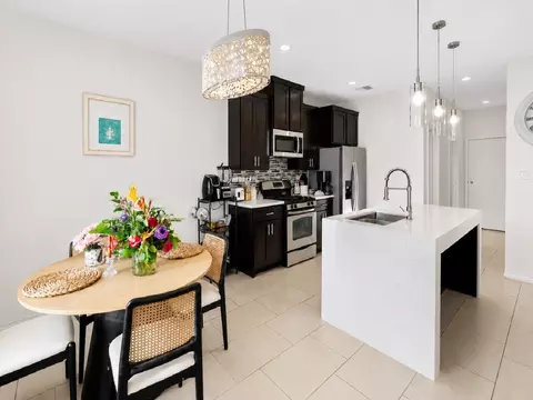 Kitchen - 7914 Elka Lp, Laredo, TX 78045 photo 2 of 2