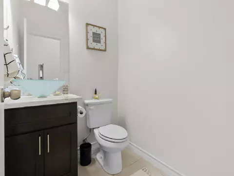 Bath - 7914 Elka Lp, Laredo, TX 78045 photo 1 of 3