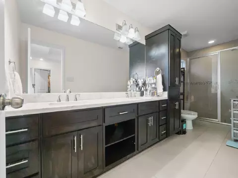 Bath - 7914 Elka Lp, Laredo, TX 78045 photo 3 of 3
