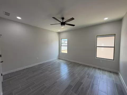 1016 Noyola Loop, Laredo, TX 78046 photo 4