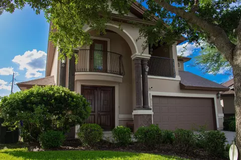 8710 Miraflores Ct, Laredo, TX 78045