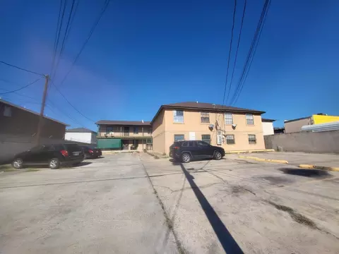 2704 Kearney St #4, Laredo, TX 78043