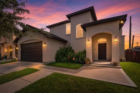 2320 Leo Reyes Ct, Laredo, TX 78041
