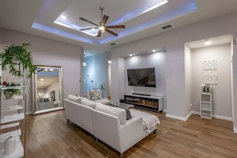 Living - 511 Prado Dr, Laredo, TX 78045 photo 2 of 4