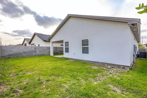 Exterior - 511 Prado Dr, Laredo, TX 78045 photo 6 of 6