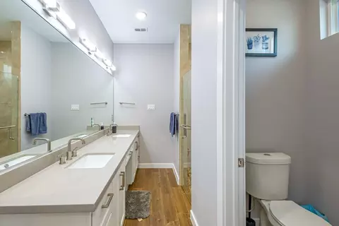 Bath - 511 Prado Dr, Laredo, TX 78045 photo 3 of 7