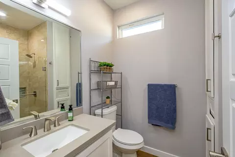 Bath - 511 Prado Dr, Laredo, TX 78045 photo 1 of 7