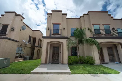 8216 Casa Verde Rd #C136, Laredo, TX 78041