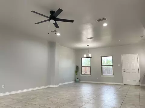 Living - 5801 Moses Lp, Laredo, TX 78046 photo 1 of 4