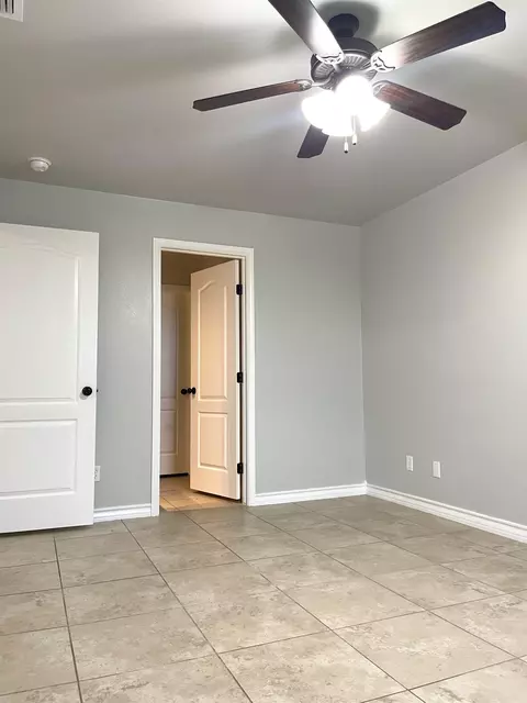 Bedroom - 5801 Moses Lp, Laredo, TX 78046 photo 4 of 4