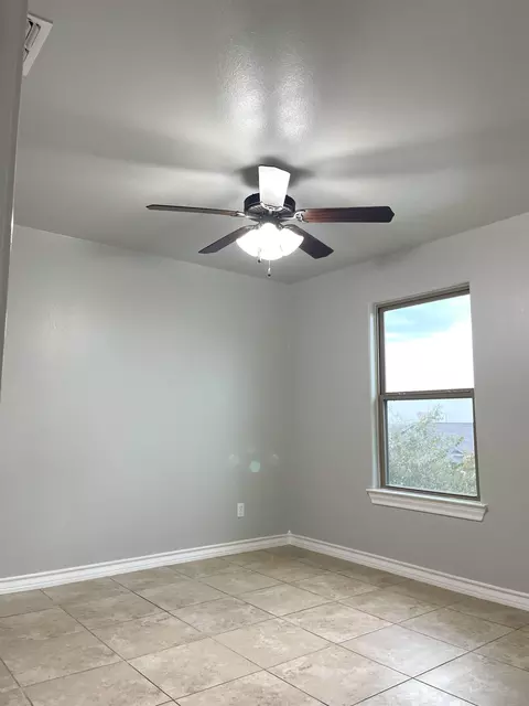 Bedroom - 5801 Moses Lp, Laredo, TX 78046 photo 1 of 4