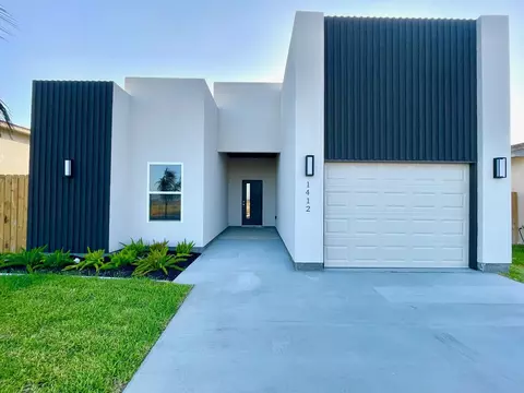 1412 El Caporal Dr, Laredo, TX 78046