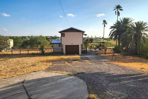 2036 N Siesta Ln, Zapata, TX 78076