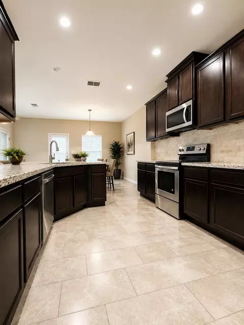 Kitchen - 1020 Larvotto Lp, Laredo, TX 78045 photo 4 of 6