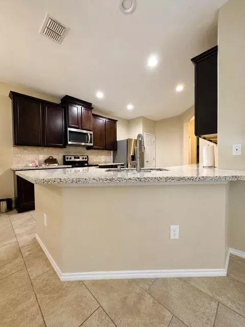 Kitchen - 1020 Larvotto Lp, Laredo, TX 78045 photo 1 of 6