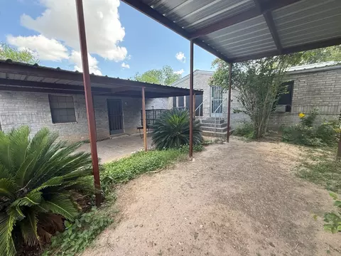 606 El Monte Lp, Laredo, TX 78045 photo 3