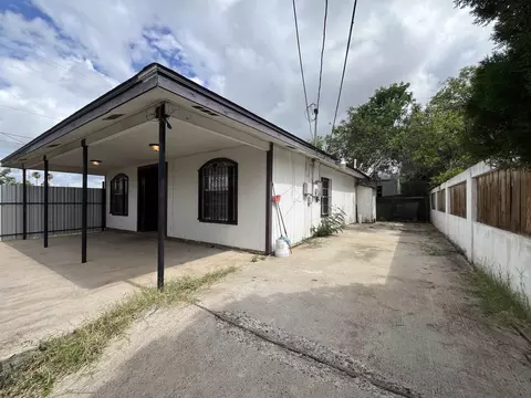 207 Stone Ave, Laredo, TX 78040