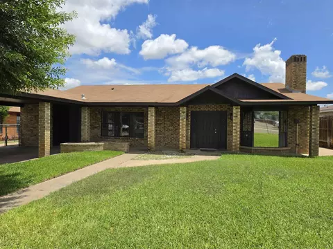 2915 Elm St, Laredo, TX 78043