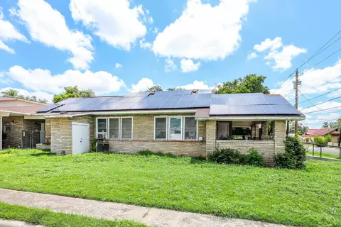 1402 Corpus Christi St, Laredo, TX 78040