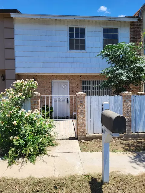 2526 Montgomery St #2A, Laredo, TX 78043