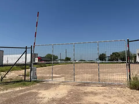 126 Appaloosa Rd, Laredo, TX 78045