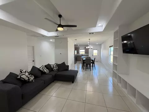 Living - 5419 Lone Star Loop, Laredo, TX 78046 photo 1 of 2